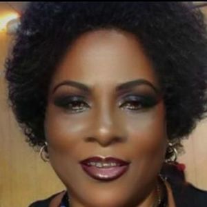 Meet your Posher, Cynthia